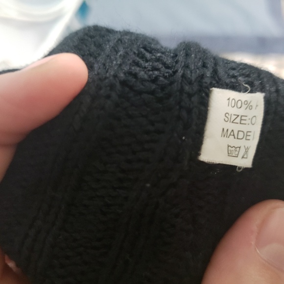 Hat - Picture 3 of 4